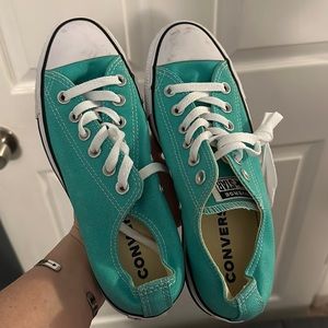 Never worn Converse